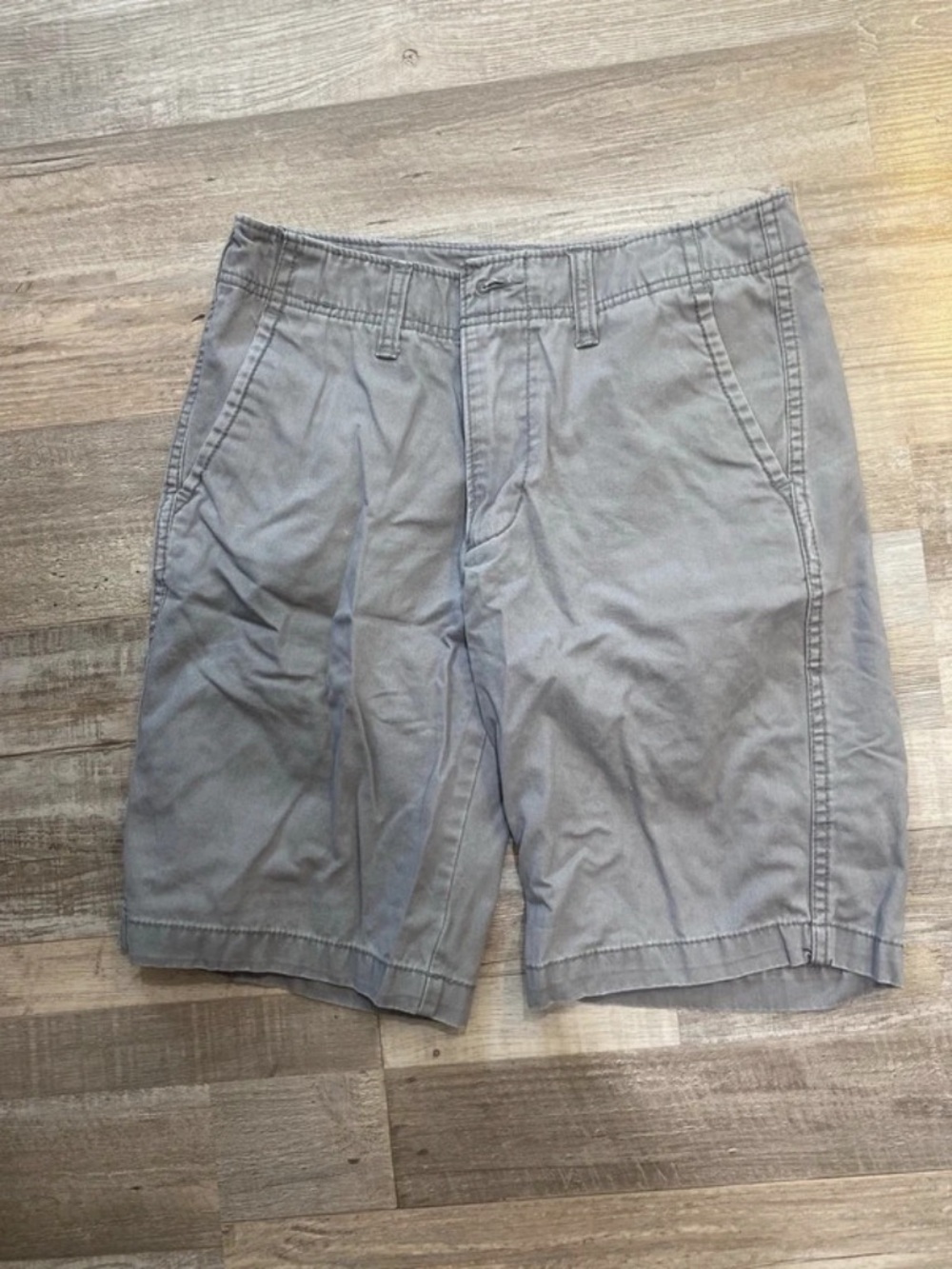 Old Navy Men's Light Gray Flat-Front Shorts